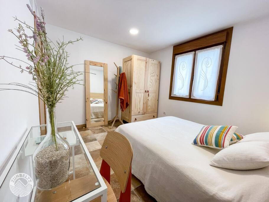 Casa Zunbeltz De 3 Habitaciones En Plena Montana Lezáun 외부 사진